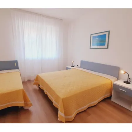 Delightful Lateral Sea View Flat